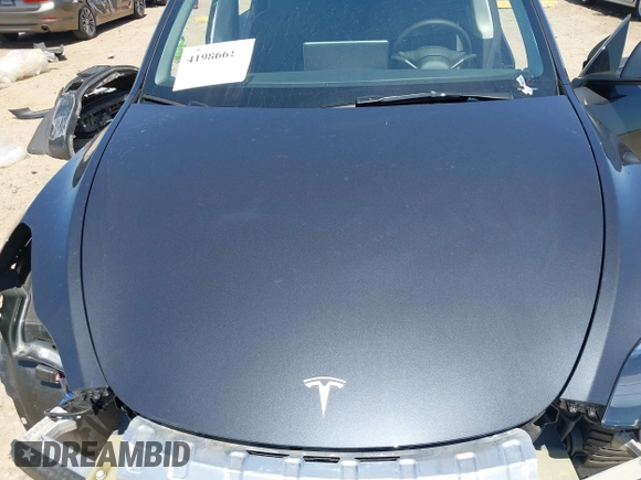 2024 Tesla Model Y with VIN 7SAYGDED2RF040745, listed as a IAAI auction lot 41986613 with 9,778 mi miles and . Bid and sale history available at DreamBid. Image 10.