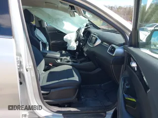 2018 Kia Sorento LX with VIN 5XYPG4A36JG420268, listed as a IAAI auction lot 41807169 with 99,272 mi miles. Bid and sale history available at carsss.com. Image 5.