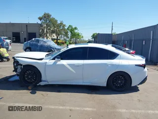 2023 Lexus IS 500 F Sport Performance z VIN JTHAP1D24P5004680, wystawiony jako IAAI lot #42148795 z przebiegiem 14 791 mil mil oraz . Historia ofert i sprzedaży dostępna na DreamBid. Obrazek 14.