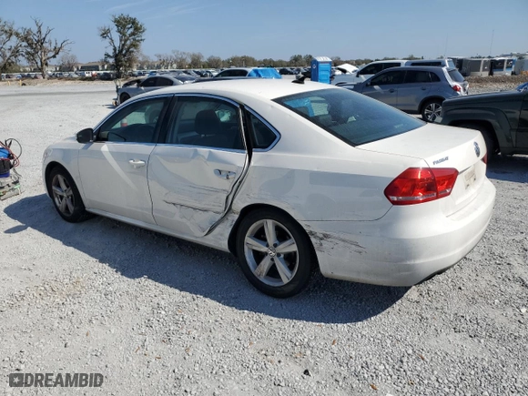 2014 Volkswagen Passat SE with VIN 1VWBP7A36EC002280, listed as a Copart auction lot 45339645 with 176,445 mi miles and Salvage Title. Bid and sale history available at carsss.com. Image 2.