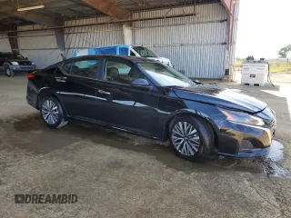 2025 Nissan Altima SV z VIN 1N4BL4DV7SN369382, wystawiony jako Copart lot #52144025 z przebiegiem 1 789 mil mil oraz Szkoda całkowita • Salvage title. Historia ofert i sprzedaży dostępna na DreamBid. Obrazek 4.