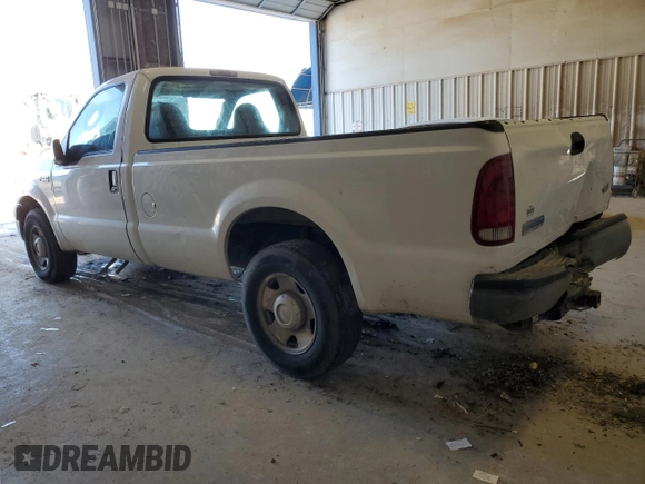 2005 Ford F-250 XL z VIN 1FTNF20545EB79620, wystawiony jako Copart lot #84940344 z przebiegiem 209 677 mil mil oraz Szkoda całkowita • Salvage title. Historia ofert i sprzedaży dostępna na DreamBid. Obrazek 2.