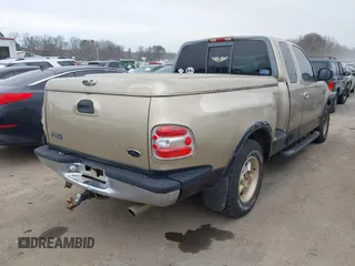 2000 Ford F-150 XL z VIN 1FTRX07W8YKA26326, wystawiony jako IAAI lot #41684242 z przebiegiem 222 808 mil mil oraz . Historia ofert i sprzedaży dostępna na DreamBid. Obrazek 4.
