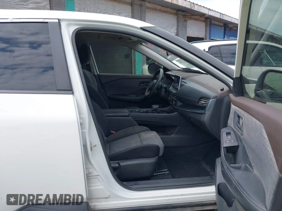 2021 Nissan Rogue S z VIN JN8AT3AA4MW017721, wystawiony jako IAAI lot #41916875 z przebiegiem 77 212 mil mil oraz . Historia ofert i sprzedaży dostępna na DreamBid. Obrazek 5.