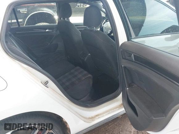 2017 Volkswagen GTI S z VIN 3VW447AU4HM038577, wystawiony jako IAAI lot #41990490 z przebiegiem 100 792 mil mil oraz . Historia ofert i sprzedaży dostępna na DreamBid. Obrazek 8.