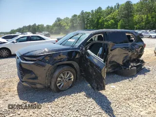 2024 Toyota Highlander XLE z VIN 5TDAAAB51RS018436, wystawiony jako Copart lot #53292085 z przebiegiem Nie podano mil oraz Szkoda całkowita • Salvage title. Historia ofert i sprzedaży dostępna na DreamBid. Obrazek 1.