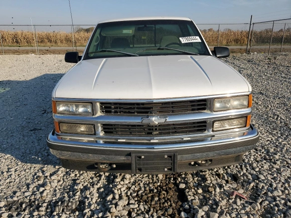 1998 Chevrolet Silverado 1500 with VIN 1GCEK14R1WZ203739, listed as a Copart auction lot 77809444 with 147,168 mi miles and Salvage Title. Bid and sale history available at DreamBid. Image 5.