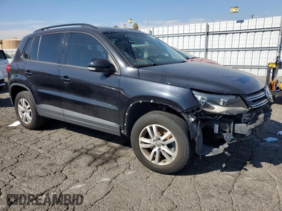 2017 Volkswagen Tiguan S z VIN WVGAV7AX6HK012370, wystawiony jako Copart lot #78956614 z przebiegiem 131 833 mil mil oraz Czysty tytuł • Clean title. Historia ofert i sprzedaży dostępna na DreamBid. Obrazek 4.