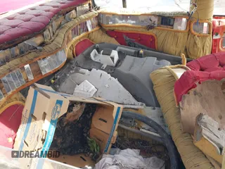 1990 Mitsubishi Mirage z VIN JA3CU26X2LU049259, wystawiony jako IAAI lot #41788912 z przebiegiem Nie podano mil oraz . Historia ofert i sprzedaży dostępna na DreamBid. Obrazek 8.