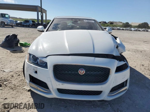 2016 Jaguar XF 35t Prestige with VIN SAJBE4BV6GCY03772, listed as a Copart auction lot 81956934 with 51,187 mi miles and Non Repairable. Bid and sale history available at carsss.com. Image 5.