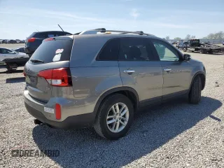 2014 Kia Sorento LX with VIN 5XYKT4A78EG490630, listed as a Copart auction lot 52450005 with 154,116 mi miles and Salvage Title. Bid and sale history available at carsss.com. Image 3.
