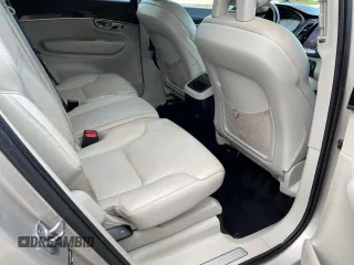 2016 Volvo XC90 T5 Momentum z VIN YV4102KK3G1080894, wystawiony jako Copart lot #56433025 z przebiegiem 194 607 mil mil oraz Czysty tytuł • Clean title. Historia ofert i sprzedaży dostępna na DreamBid. Obrazek 6.