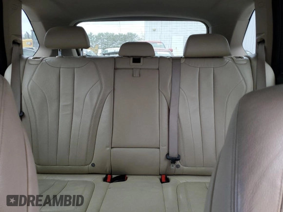 2016 BMW X5 sDrive35i z VIN 5UXKR2C55G0H41774, wystawiony jako Copart lot #53535685 z przebiegiem Nie podano mil oraz Szkoda całkowita • Salvage title. Historia ofert i sprzedaży dostępna na DreamBid. Obrazek 10.
