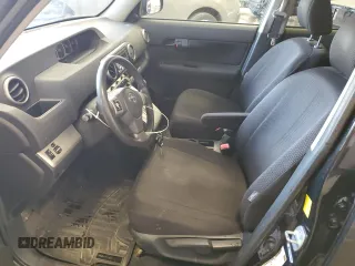 2010 Scion xB z VIN JTLZE4FE7A1109851, wystawiony jako Copart lot #52942315 z przebiegiem 135 723 mil mil oraz Szkody całkowita. Historia ofert i sprzedaży dostępna na DreamBid. Obrazek 7.