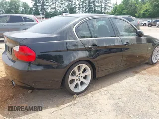 2008 BMW 3 Series 335i z VIN WBAVB77518NH78042, wystawiony jako IAAI lot #42267735 z przebiegiem Nie podano mil oraz . Historia ofert i sprzedaży dostępna na DreamBid. Obrazek 4.