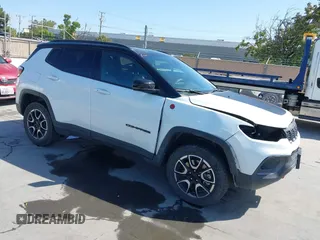 2024 Jeep Compass Trailhawk with VIN 3C4NJDDN5RT144787, listed as a IAAI auction lot 42349440 with 26,095 mi miles and . Bid and sale history available at DreamBid. Image 1.