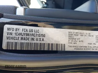 2024 Jeep Grand Cherokee с VIN 1C4RJYB61RC713750, выставлен на аукционе IAAI как лот 42149409 с пробегом 9 931 миль миль и . История ставок и продаж доступна на DreamBid. Изображение 9.