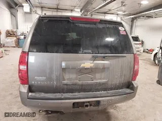 2013 Chevrolet Suburban LT with VIN 1GNSKJE76DR375916, listed as a IAAI auction lot 41588724 with 281,808 mi miles. Bid and sale history available at carsss.com. Image 17.