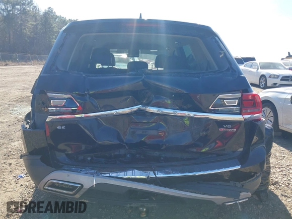2018 Volkswagen Atlas SE z VIN 1V2LR2CA4JC582833, wystawiony jako IAAI lot #41452891 z przebiegiem 122 396 mil mil oraz . Historia ofert i sprzedaży dostępna na DreamBid. Obrazek 6.