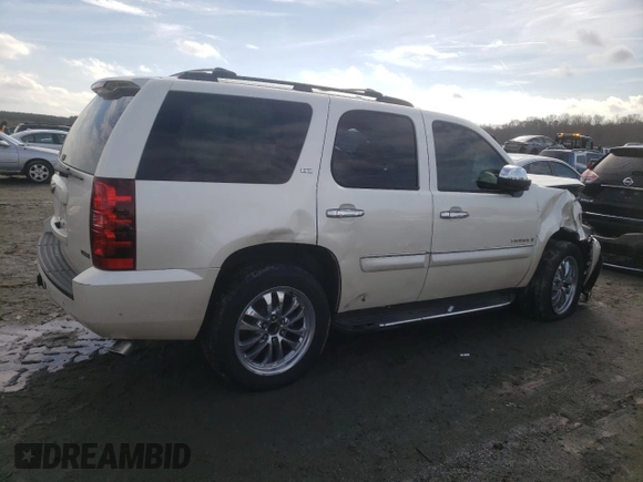 2008 Chevrolet Tahoe 3LT z VIN 1GNFK13078R199472, wystawiony jako Copart lot #85005124 z przebiegiem 235 666 mil mil oraz Szkoda całkowita • Salvage title. Historia ofert i sprzedaży dostępna na DreamBid. Obrazek 3.