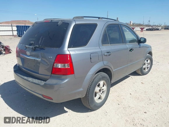 2008 Kia Sorento LX with VIN KNDJD735185775169, listed as a IAAI auction lot 41848588 with 180,600 mi miles and . Bid and sale history available at DreamBid. Image 4.