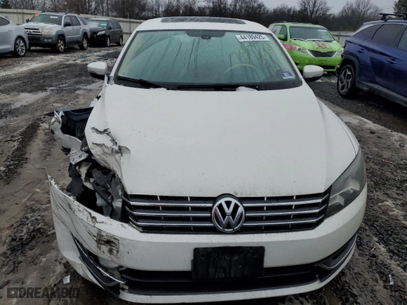 2013 Volkswagen Passat SEL Premium with VIN 1VWCP7A35DC118069, listed as a Copart auction lot 44189425 with 86,376 mi miles and Salvage Title. Bid and sale history available at carsss.com. Image 5.
