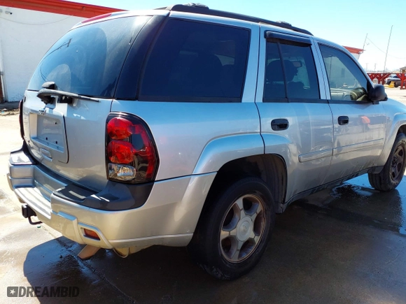 2008 Chevrolet TrailBlazer LT w/1LT with VIN 1GNDS13S082110312, listed as a IAAI auction lot 41660761 with 257,474 mi miles. Bid and sale history available at carsss.com. Image 4.