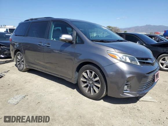 2018 Toyota Sienna XLE Auto Access Seat с VIN 5TDYZ3DC7JS954063, выставлен на аукционе Copart как лот 49421995 с пробегом 112 772 миль миль и Списание • Salvage title. История ставок и продаж доступна на DreamBid. Изображение 4.