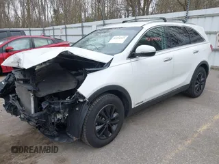 2016 Kia Sorento LX z VIN 5XYPGDA56GG094546, wystawiony jako IAAI lot #42104445 z przebiegiem 153 278 mil mil oraz . Historia ofert i sprzedaży dostępna na DreamBid. Obrazek 2.