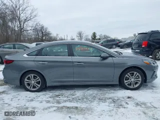 2019 Hyundai Sonata Sport with VIN 5NPE34AF2KH816737, listed as a IAAI auction lot 41631823 with 31,207 mi miles. Bid and sale history available at carsss.com. Image 14.