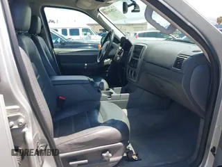 2003 Ford Explorer XLT с VIN 1FMDU73K03ZA13385, выставлен на аукционе IAAI как лот 42261683 с пробегом 101 072 миль миль и . История ставок и продаж доступна на DreamBid. Изображение 5.