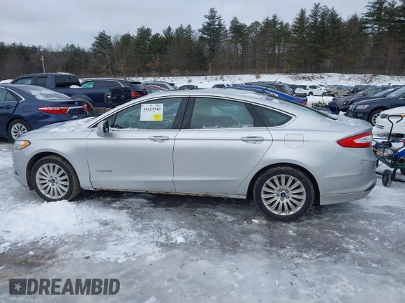 2014 Ford Fusion SE Hybrid with VIN 3FA6P0LUXER172442, listed as a IAAI auction lot 41623540 with 195,843 mi miles. Bid and sale history available at carsss.com. Image 14.