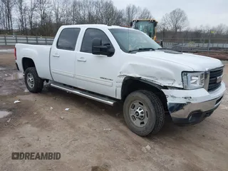 2012 GMC Sierra 2500HD SLT z VIN 1GT121C81CF116511, wystawiony jako IAAI lot #41477605 z przebiegiem 188 563 mil mil oraz . Historia ofert i sprzedaży dostępna na DreamBid. Obrazek 1.