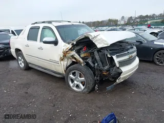 2011 Chevrolet Avalanche LTZ with VIN 3GNTKGE36BG323865, listed as a IAAI auction lot 41475532 with 168,983 mi miles. Bid and sale history available at carsss.com. Image 1.
