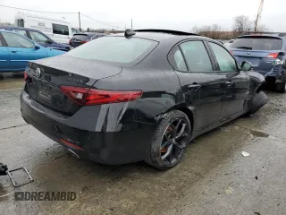 2021 Alfa Romeo Giulia Ti with VIN ZARFANBN2M7649430, listed as a Copart auction lot 71508952 with 0 mi miles. Bid and sale history available at carsss.com. Image 3.