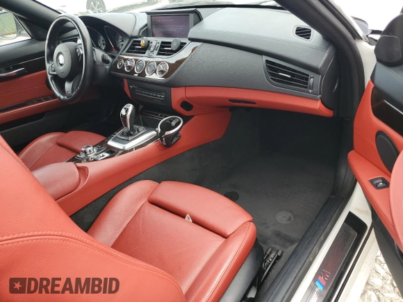 2011 BMW Z4 sDrive35is z VIN WBALM1C59BE393773, wystawiony jako Copart lot #56021935 z przebiegiem 86 666 mil mil oraz Szkoda całkowita • Salvage title. Historia ofert i sprzedaży dostępna na DreamBid. Obrazek 8.