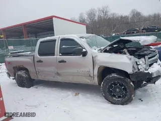 2010 Chevrolet Silverado 1500 LT with VIN 3GCRKSE32AG158188, listed as a IAAI auction lot 41628615 with 171,118 mi miles. Bid and sale history available at carsss.com. Image 13.