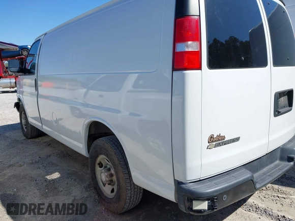 2020 Chevrolet Express Cargo Van with VIN 1GCWGAFG4L1252896, listed as a IAAI auction lot 41996164 with 117,417 mi miles. Bid and sale history available at carsss.com. Image 3.