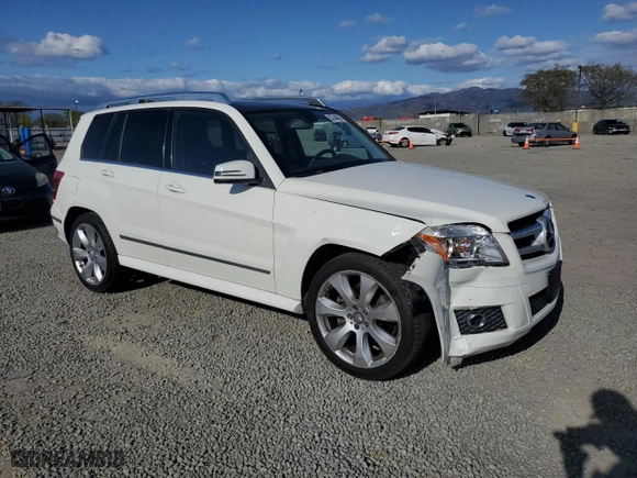 2010 Mercedes-Benz GLK-Class GLK 350 with VIN WDCGG8HB4AF312846, listed as a Copart auction lot 53744485 with 157,163 mi miles and Salvage Title. Bid and sale history available at carsss.com. Image 4.