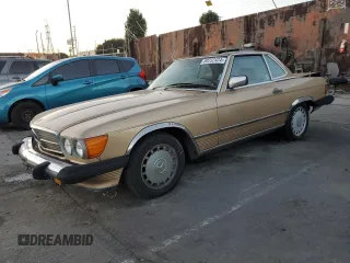 1987 Mercedes-Benz 560 560SL with VIN WDBBA48D1HA056537, listed as a Copart auction lot 80232424 with 251,006 mi miles and Clean Title. Bid and sale history available at carsss.com. Image 1.