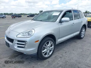 2010 Porsche Cayenne z VIN WP1AA2APXALA04791, wystawiony jako IAAI lot #42209029 z przebiegiem 148 202 mil mil oraz . Historia ofert i sprzedaży dostępna na DreamBid. Obrazek 2.