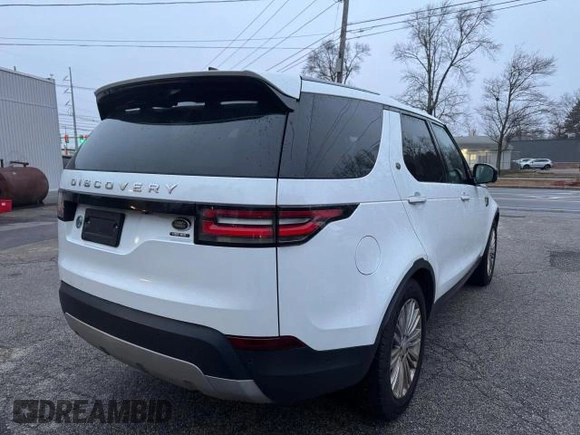 2018 Land Rover Discovery HSE Luxury with VIN SALRT2RV5JA050325, listed as a Copart auction lot 84754864 with 107,047 mi miles and Clean Title. Bid and sale history available at DreamBid. Image 4.