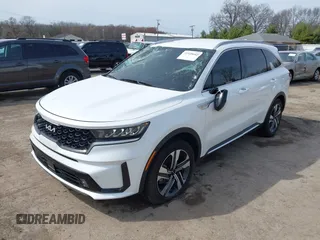 2023 Kia Sorento EX z VIN KNDRHDLG9P5154932, wystawiony jako IAAI lot #41928642 z przebiegiem 23 399 mil mil oraz . Historia ofert i sprzedaży dostępna na DreamBid. Obrazek 2.