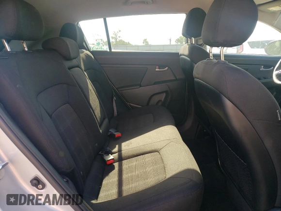 2011 Kia Sportage LX z VIN KNDPBCA2XB7102202, wystawiony jako Copart lot #55606785 z przebiegiem 84 311 mil mil oraz Szkoda całkowita • Salvage title. Historia ofert i sprzedaży dostępna na DreamBid. Obrazek 11.
