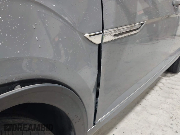 2021 Volkswagen Atlas SE with VIN 1V2PE2CA4MC237027, listed as a IAAI auction lot 41715979 with 38,306 mi miles and . Bid and sale history available at DreamBid. Image 20.