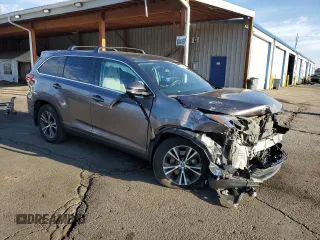 2018 Toyota Highlander LE с VIN 5TDBZRFH6JS817777, выставлен на аукционе Copart как лот 56344485 с пробегом 73 580 миль миль и Списание • Salvage title. История ставок и продаж доступна на DreamBid. Изображение 4.