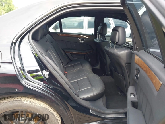 2011 Mercedes-Benz E 350 Luxury с VIN WDDHF8HB6BA373522, выставлен на аукционе IAAI как лот 42371558 с пробегом 140 768 миль миль и . История ставок и продаж доступна на DreamBid. Изображение 8.