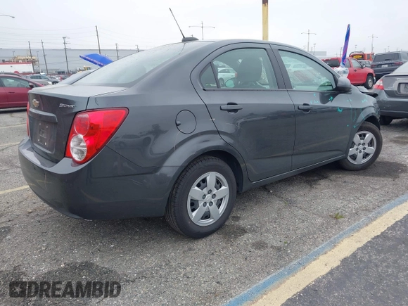 2016 Chevrolet Sonic LS с VIN 1G1JA5SG4G4127564, выставлен на аукционе IAAI как лот 41883847 с пробегом 55 433 миль миль и . История ставок и продаж доступна на DreamBid. Изображение 4.