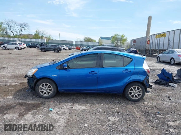 2014 Toyota Prius One with VIN JTDKDTB33E1565723, listed as a IAAI auction lot 42070826 with 145,811 mi miles and . Bid and sale history available at DreamBid. Image 15.