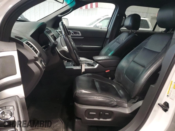 2014 Ford Explorer XLT z VIN 1FM5K7D80EGA23989, wystawiony jako Copart lot #56125425 z przebiegiem 222 734 mil mil oraz Szkoda całkowita • Salvage title. Historia ofert i sprzedaży dostępna na DreamBid. Obrazek 7.